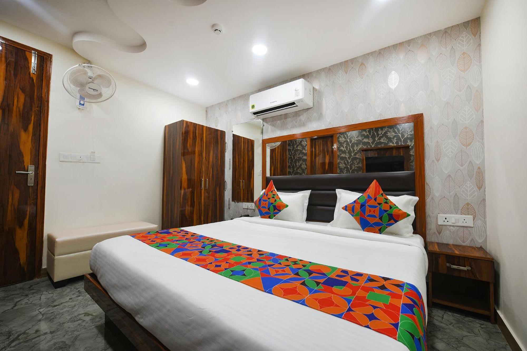 Fabhotel Mona Continental - Nr Laxmi Nagar It Hub Нью-Делі Екстер'єр фото
