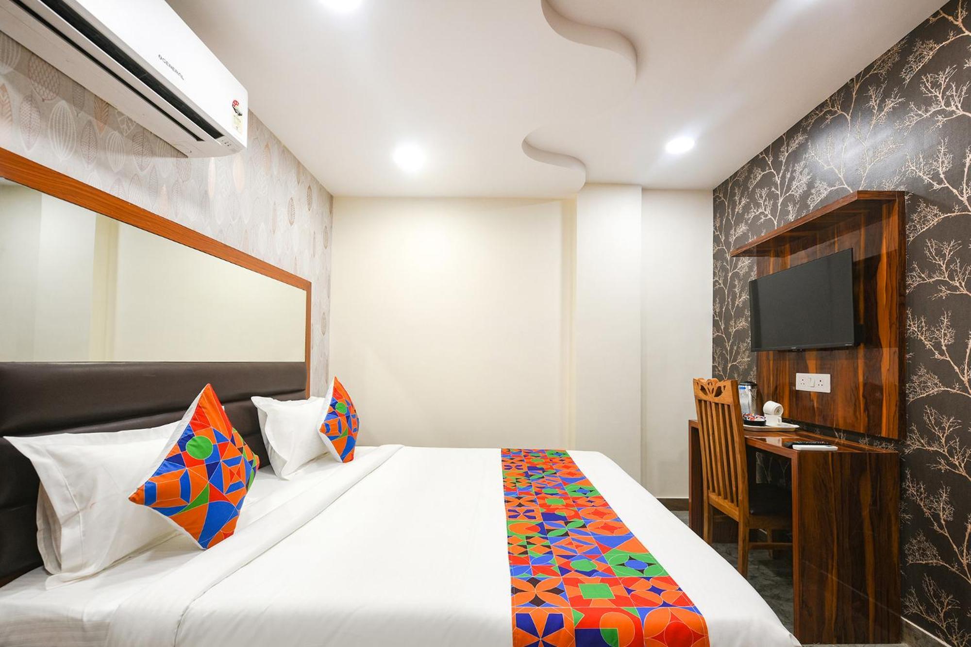 Fabhotel Mona Continental - Nr Laxmi Nagar It Hub Нью-Делі Екстер'єр фото