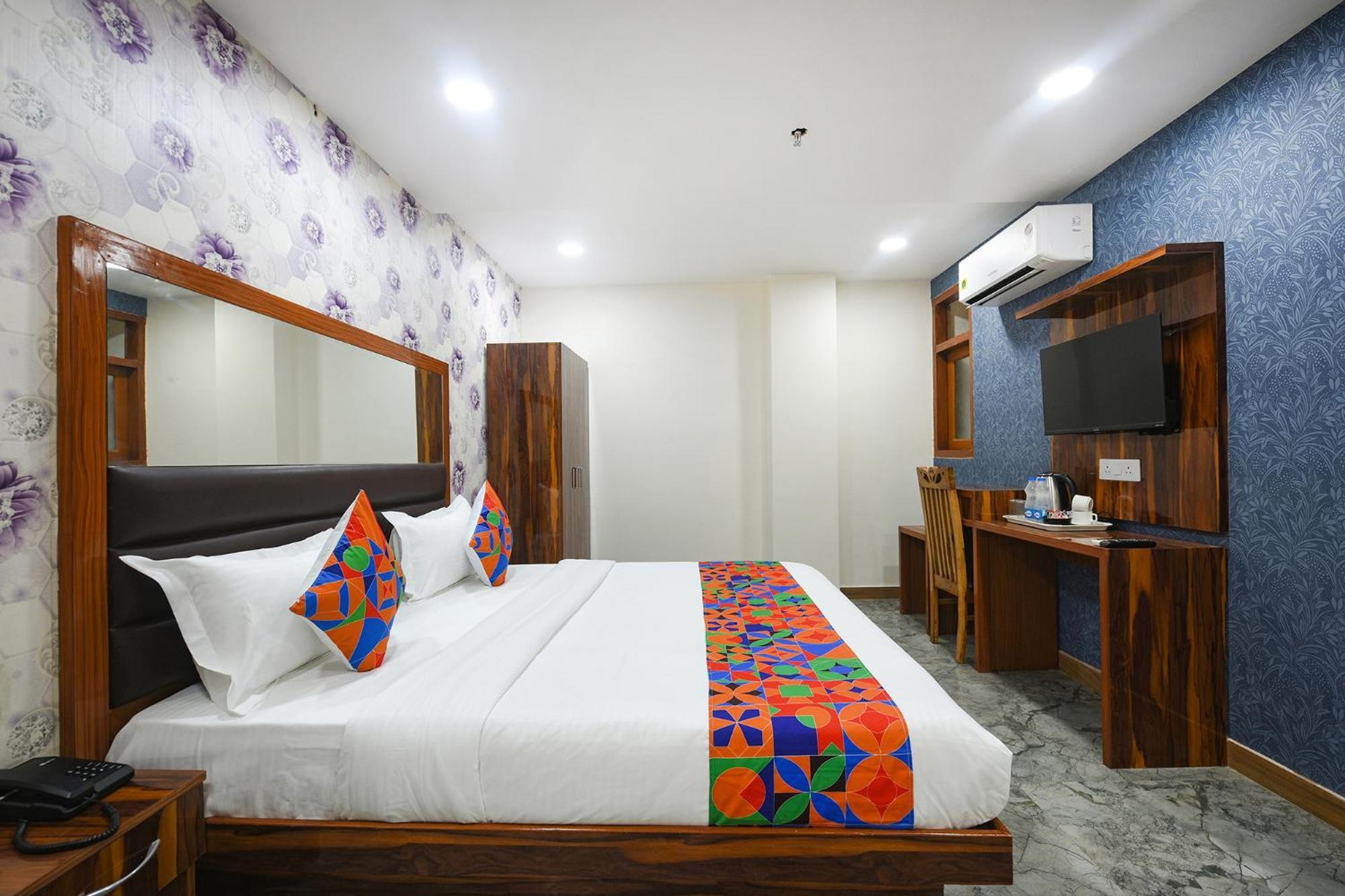 Fabhotel Mona Continental - Nr Laxmi Nagar It Hub Нью-Делі Екстер'єр фото