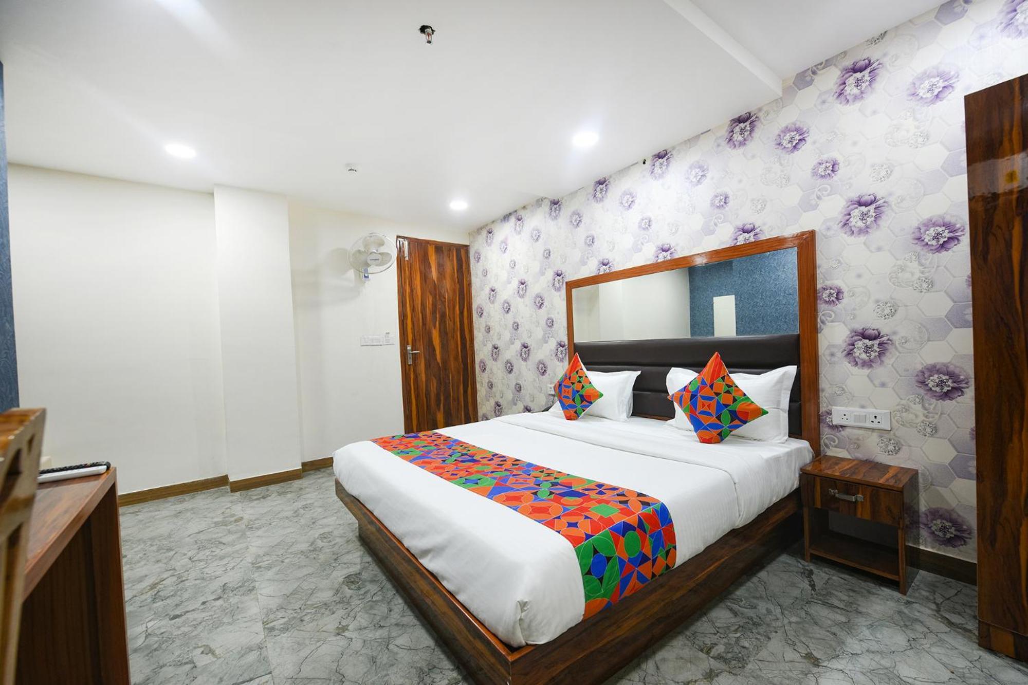Fabhotel Mona Continental - Nr Laxmi Nagar It Hub Нью-Делі Екстер'єр фото