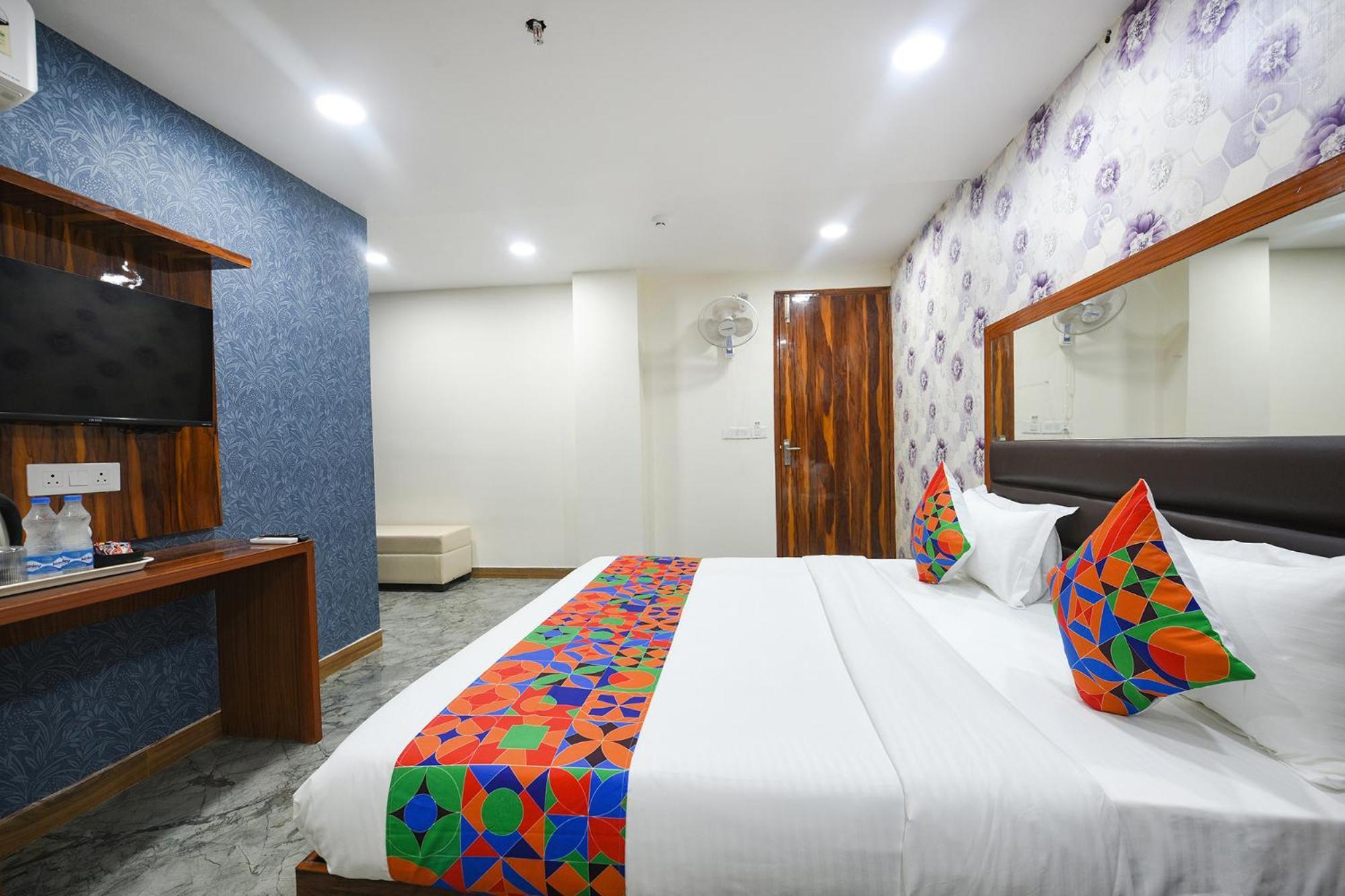Fabhotel Mona Continental - Nr Laxmi Nagar It Hub Нью-Делі Екстер'єр фото