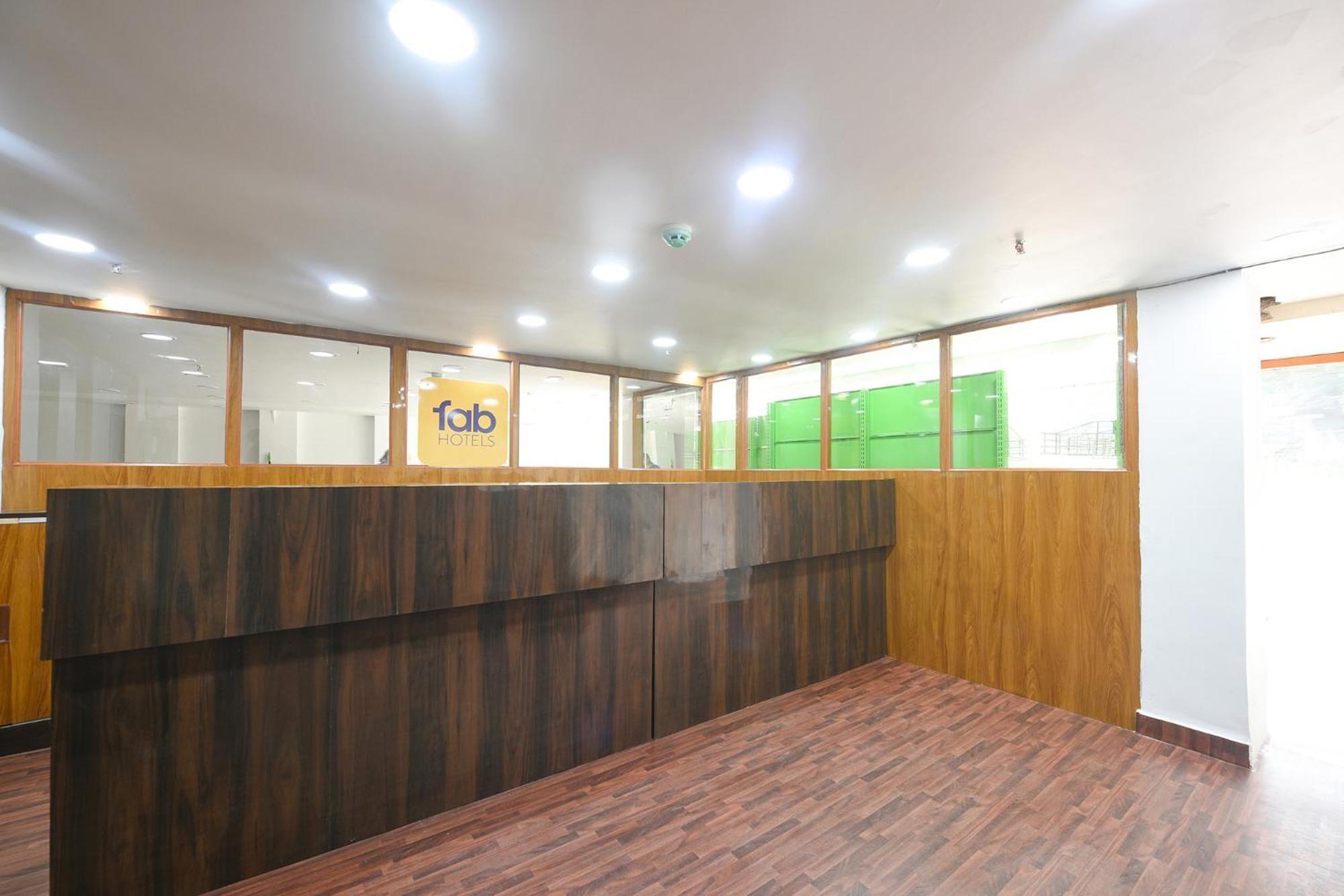 Fabhotel Mona Continental - Nr Laxmi Nagar It Hub Нью-Делі Екстер'єр фото