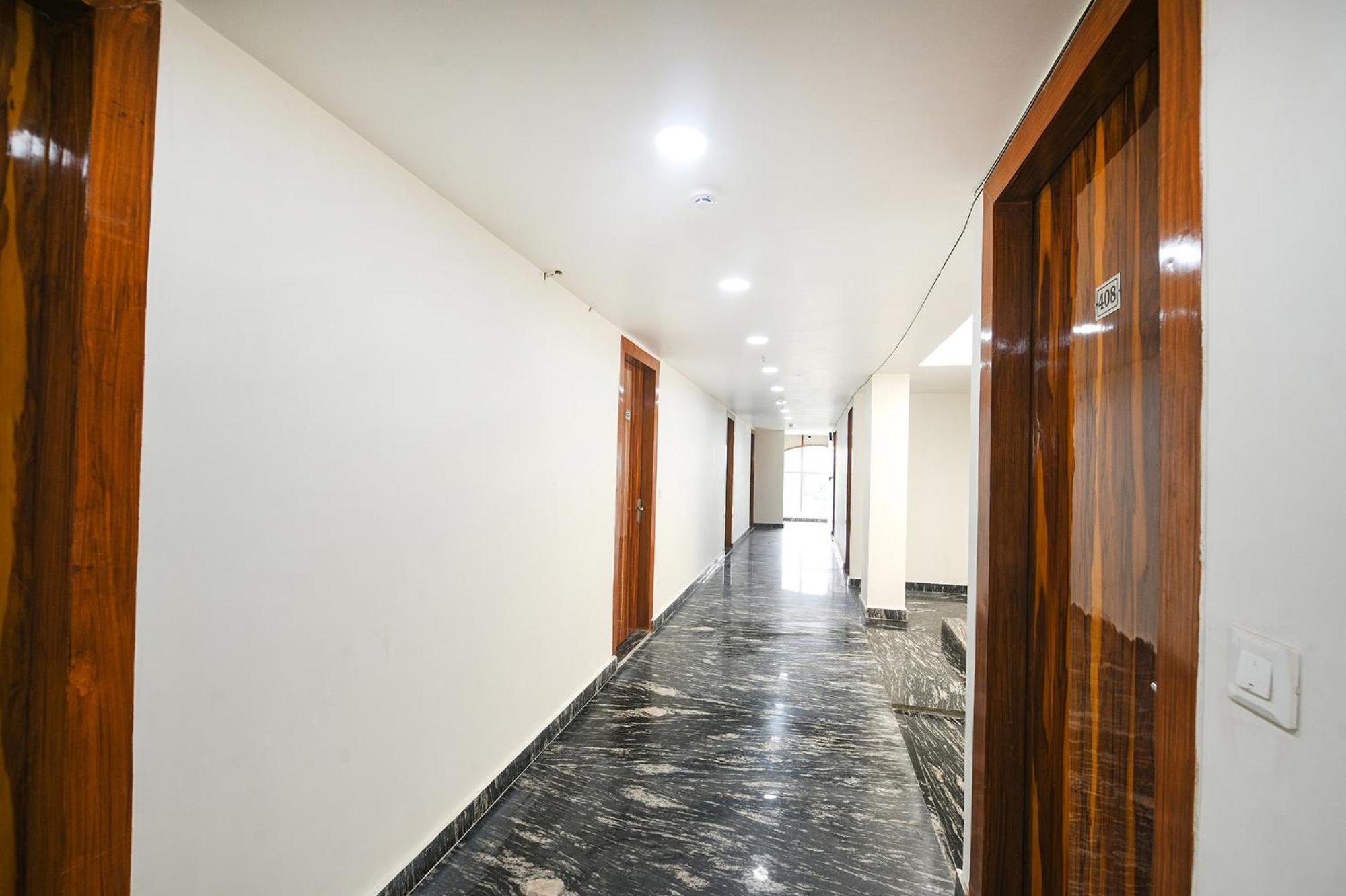 Fabhotel Mona Continental - Nr Laxmi Nagar It Hub Нью-Делі Екстер'єр фото