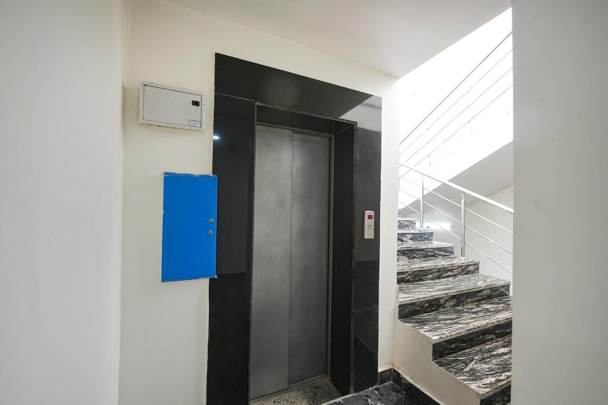 Fabhotel Mona Continental - Nr Laxmi Nagar It Hub Нью-Делі Екстер'єр фото