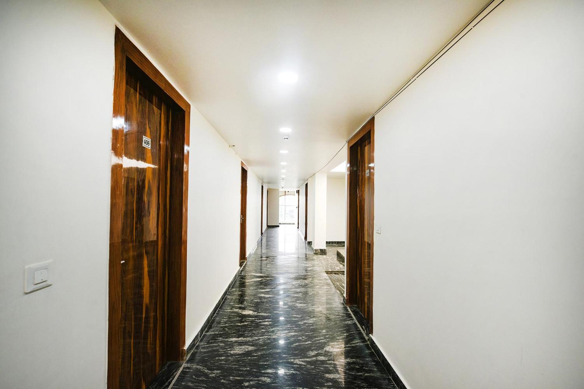 Fabhotel Mona Continental - Nr Laxmi Nagar It Hub Нью-Делі Екстер'єр фото